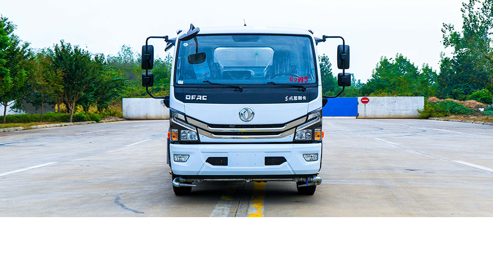 东风大多利卡洒水车