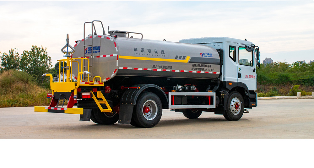 东风D9洒水车