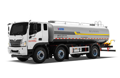 福田小三轴洒水车