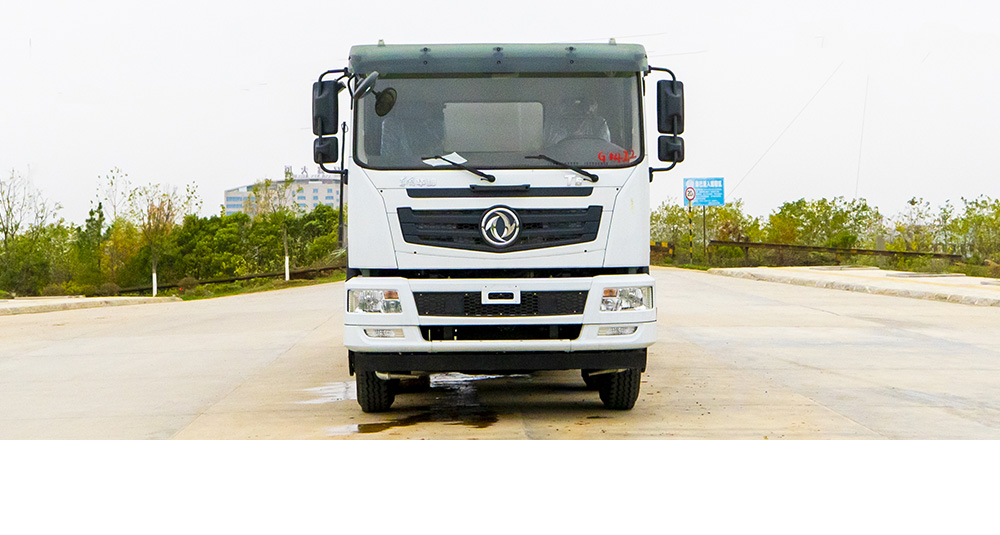 华神前四后八洒水车