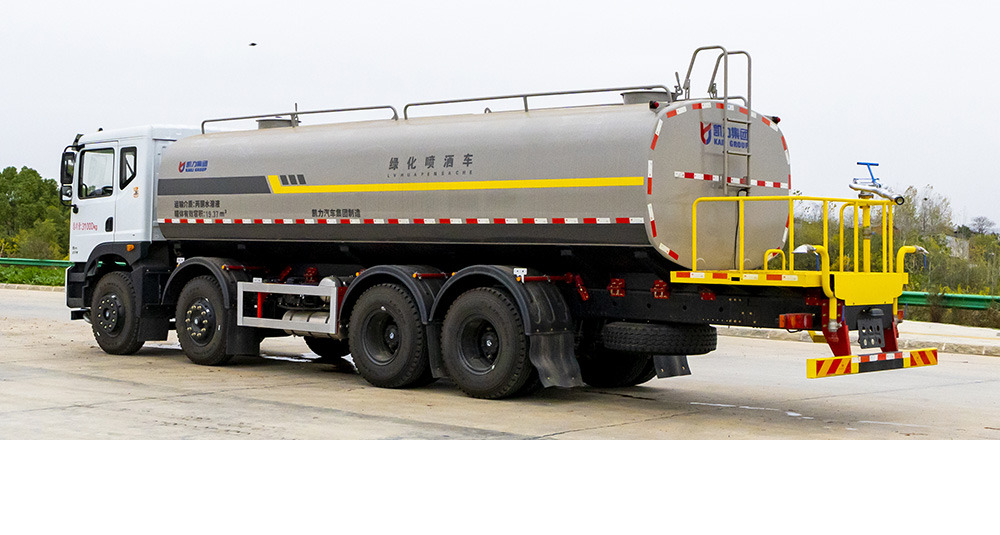 华神前四后八洒水车