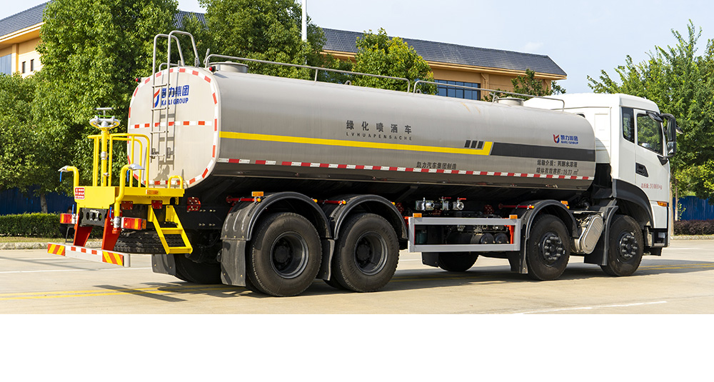 天龙前四后八洒水车