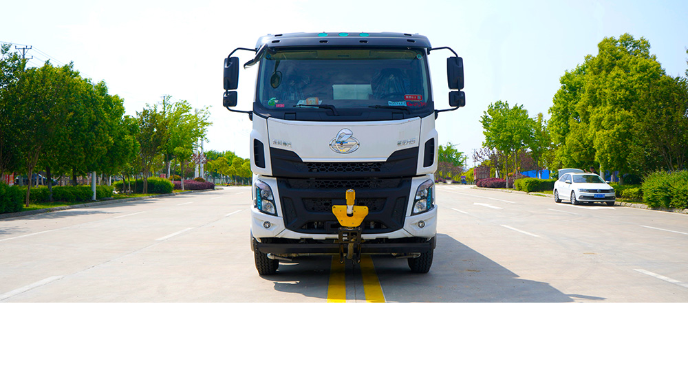 柳汽前四后八绿化喷洒车