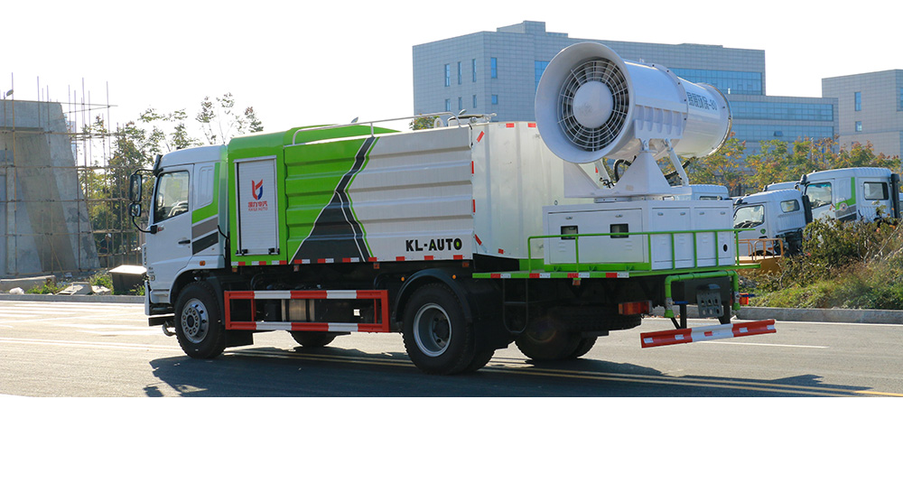 东风华神多功能抑尘车