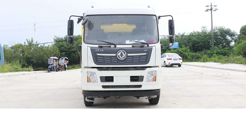 东风天锦多功能抑尘车