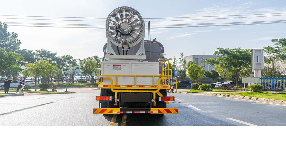 天锦前四后八多功能抑尘车