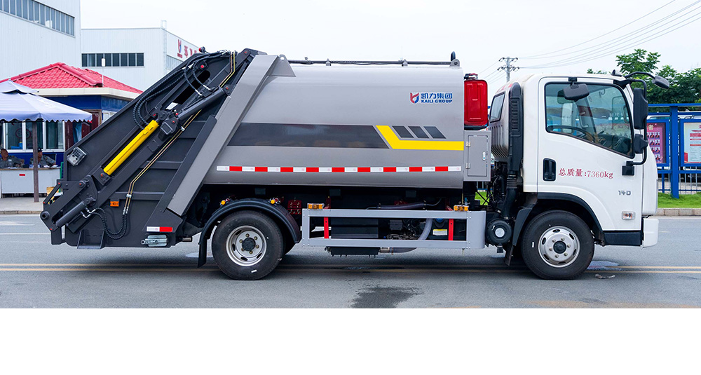 柳汽乘龙L2压缩式垃圾车