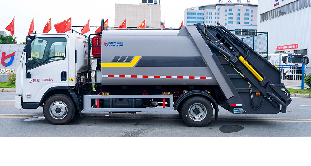 柳汽乘龙L2压缩式垃圾车