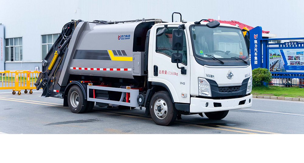 柳汽乘龙L2压缩式垃圾车