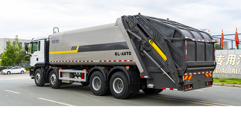 重汽前四后八压缩式垃圾车