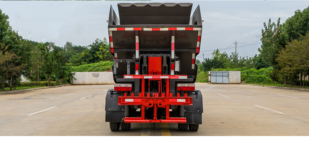 小多利卡自装卸式垃圾车 后装