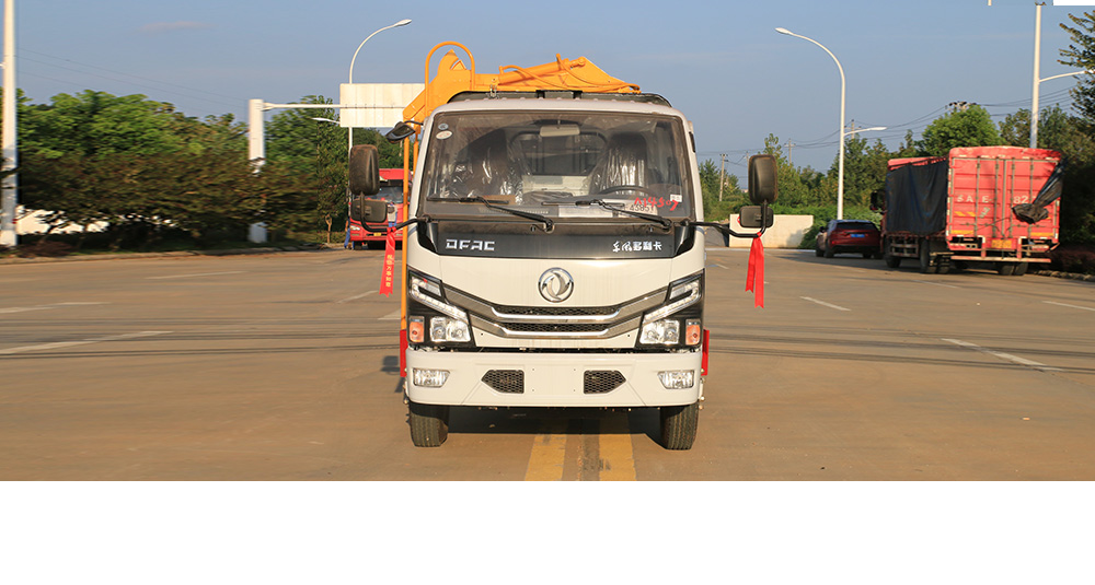 小多利卡侧装压缩垃圾车