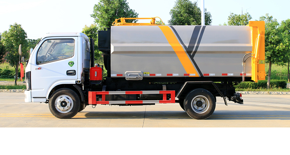 小多利卡侧装压缩垃圾车