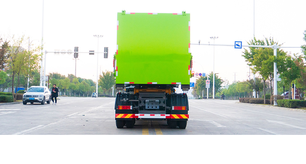 东风华神前四后八车厢可卸式垃圾车