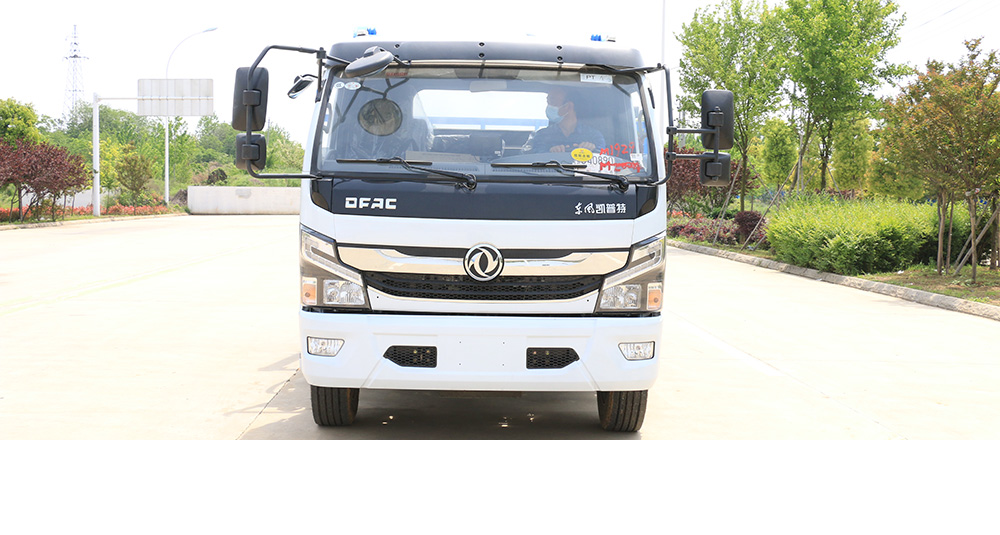 东风大多利卡摆臂式垃圾车