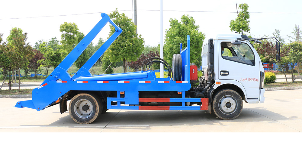 东风大多利卡摆臂式垃圾车