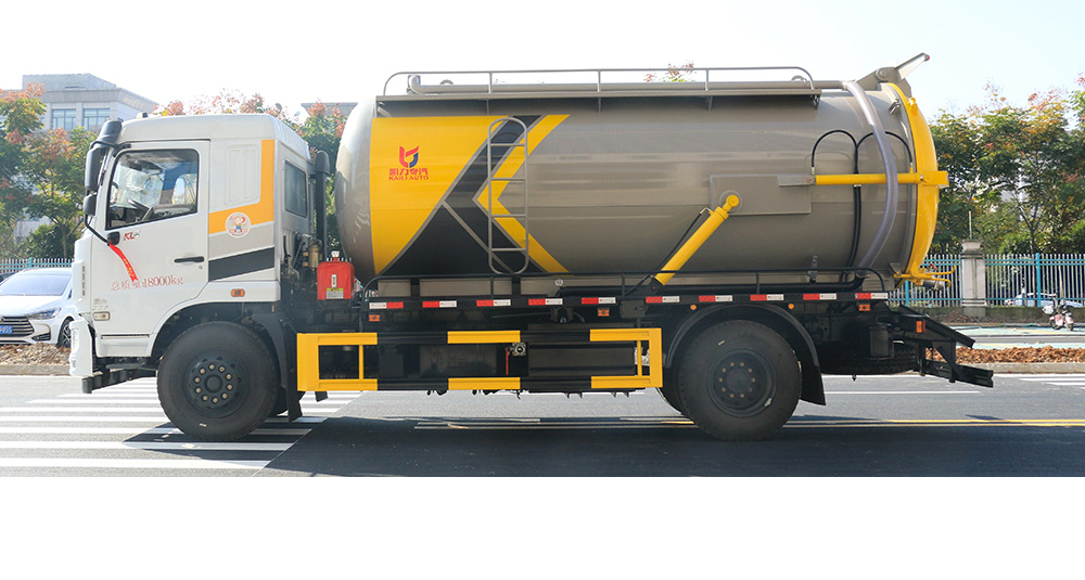 东风华神KL5吸污车