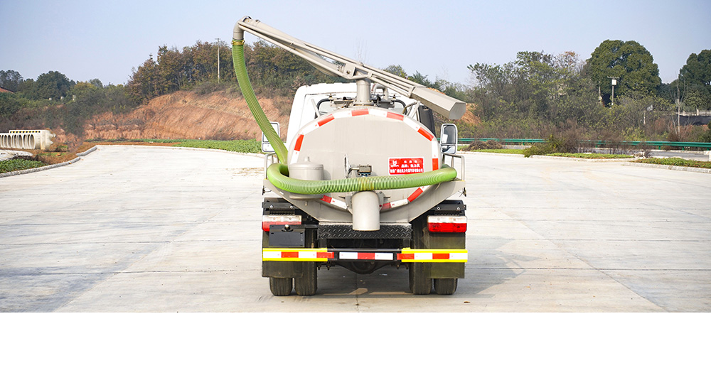 东风途逸吸粪车