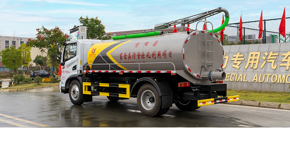 东风华神T3吸粪车