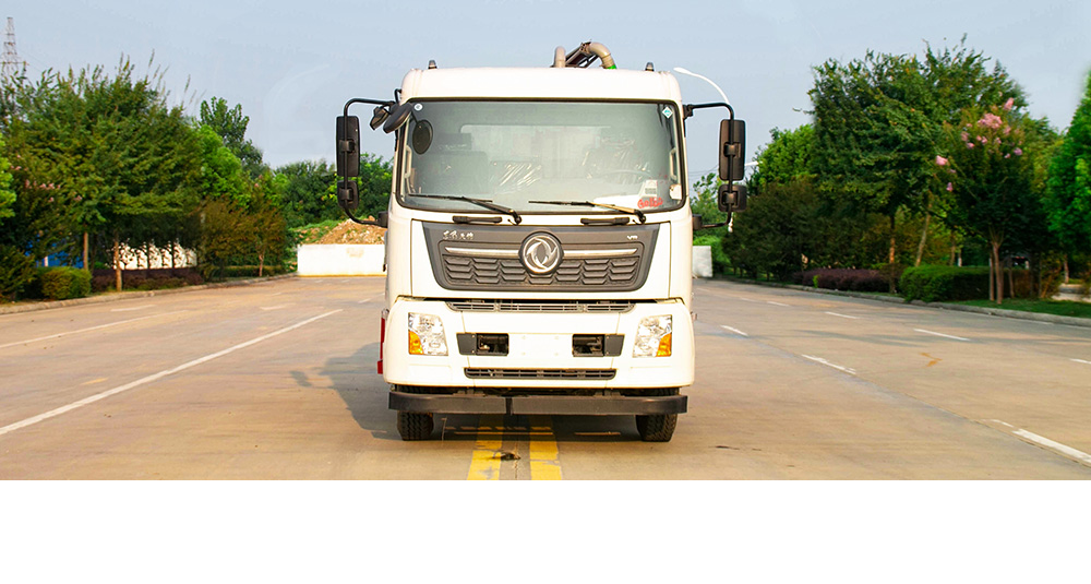 东风天锦吸粪车