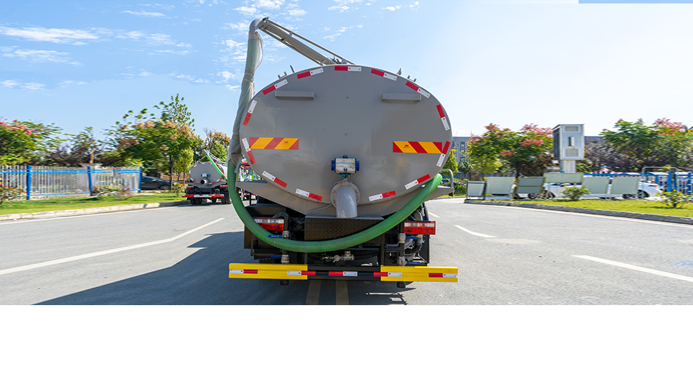 东风D9吸粪车