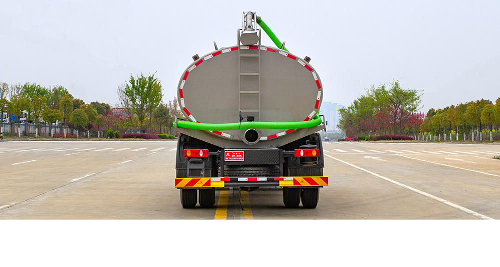 东风柳汽M3吸粪车