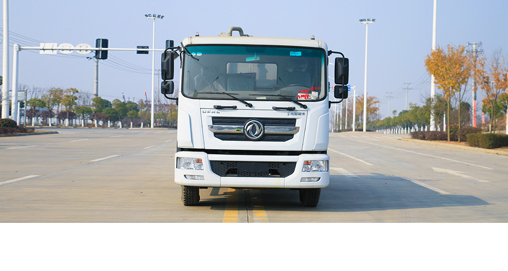 东风D9吸粪车
