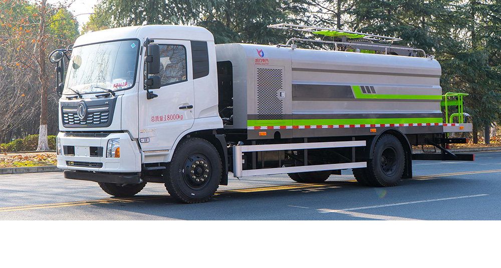 东风天锦光伏清洗车