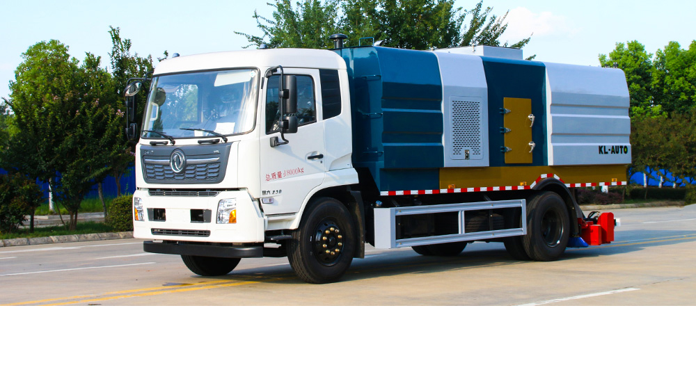 天锦后置吸尘车