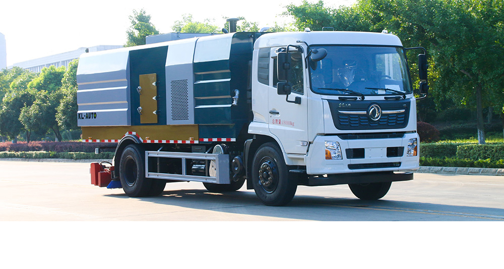 天锦后置吸尘车