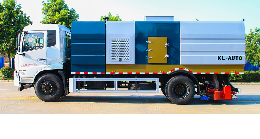 天锦后置吸尘车