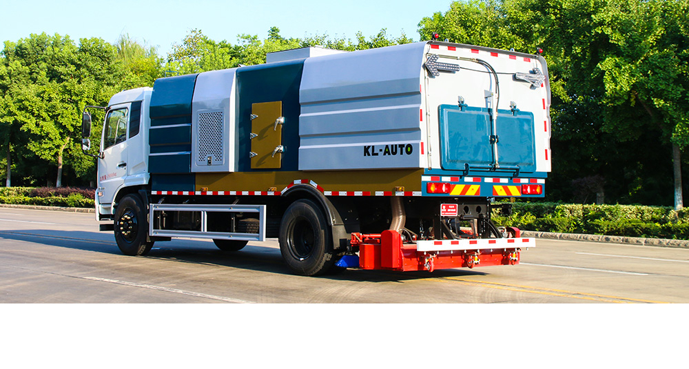 天锦后置吸尘车