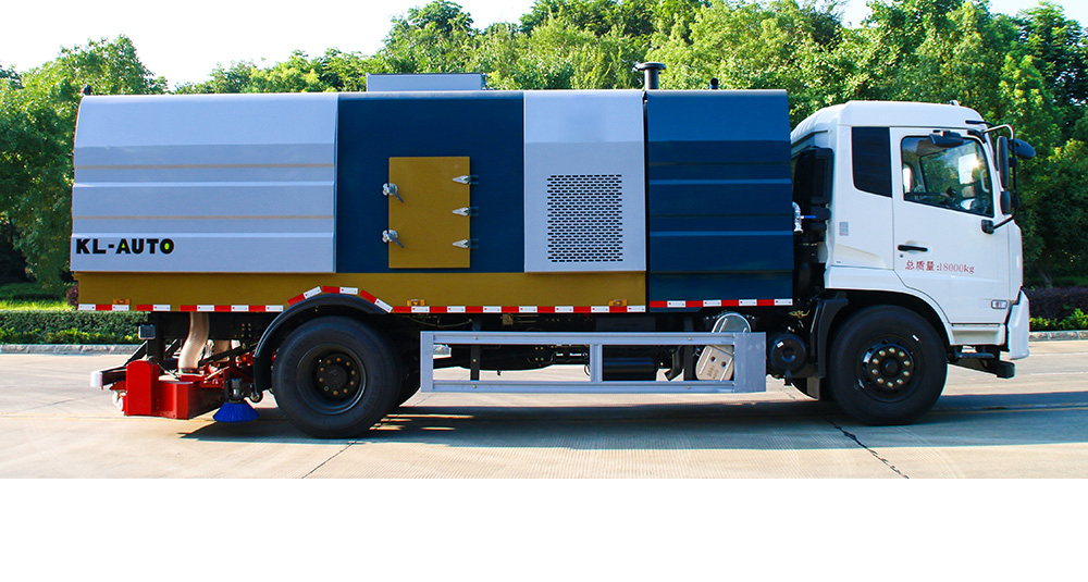 天锦后置吸尘车