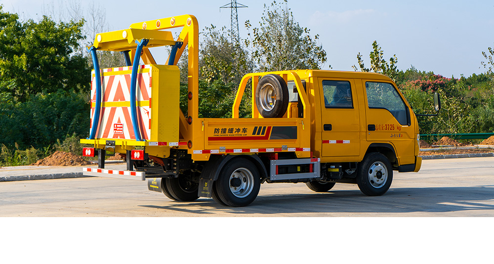 福田小卡3防撞缓冲车