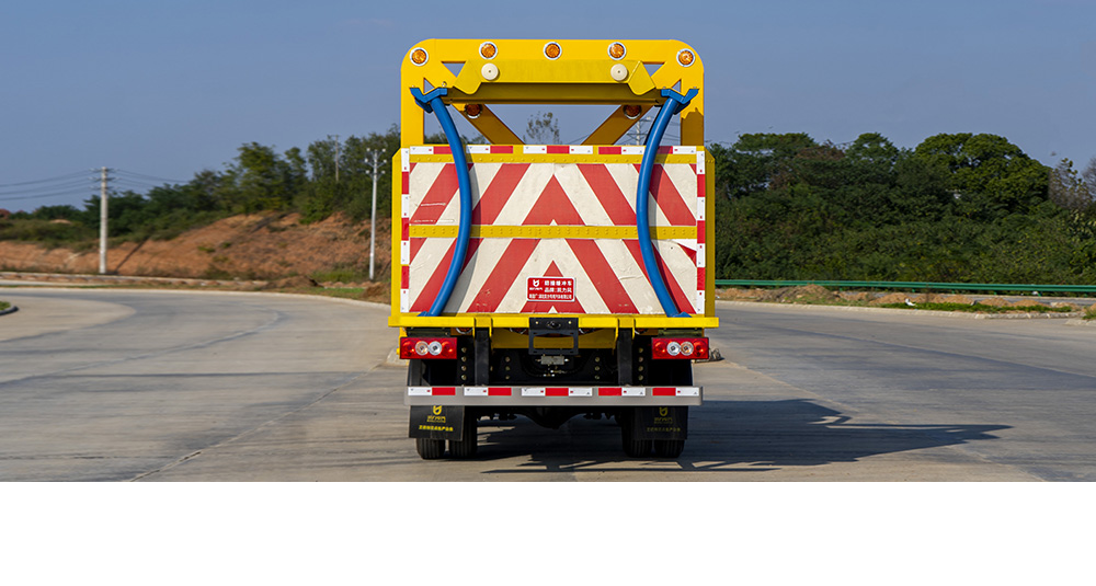 福田小卡3防撞缓冲车