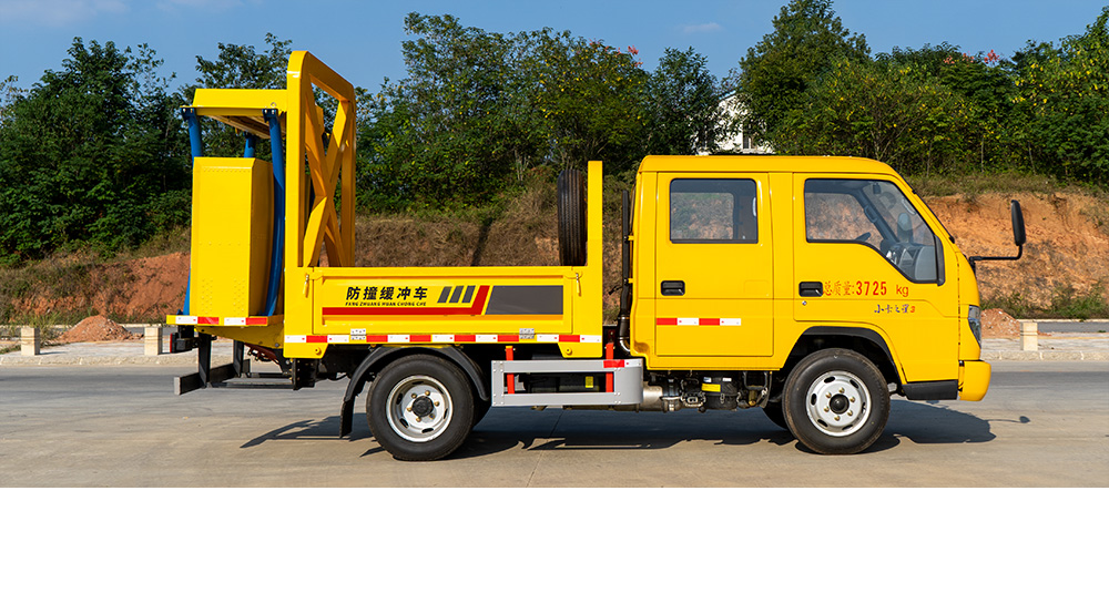 福田小卡3防撞缓冲车