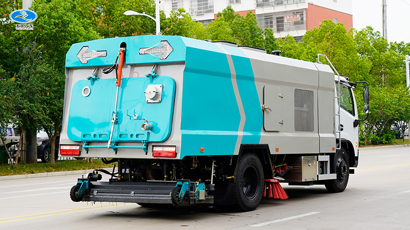 东风福瑞卡干湿两用清扫车