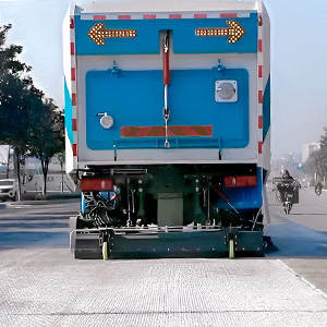 铣刨路面吸尘作业